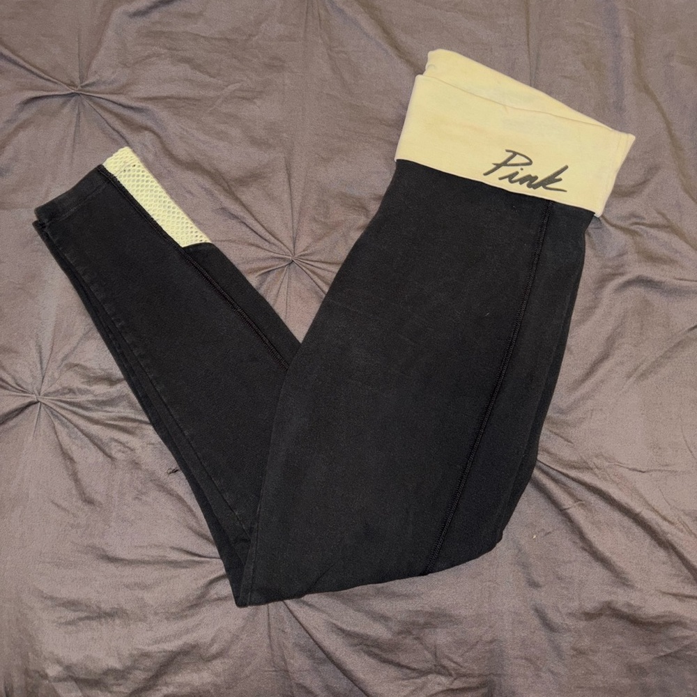 PINK Victoria's Secret Women's Black and Green Yoga Pants